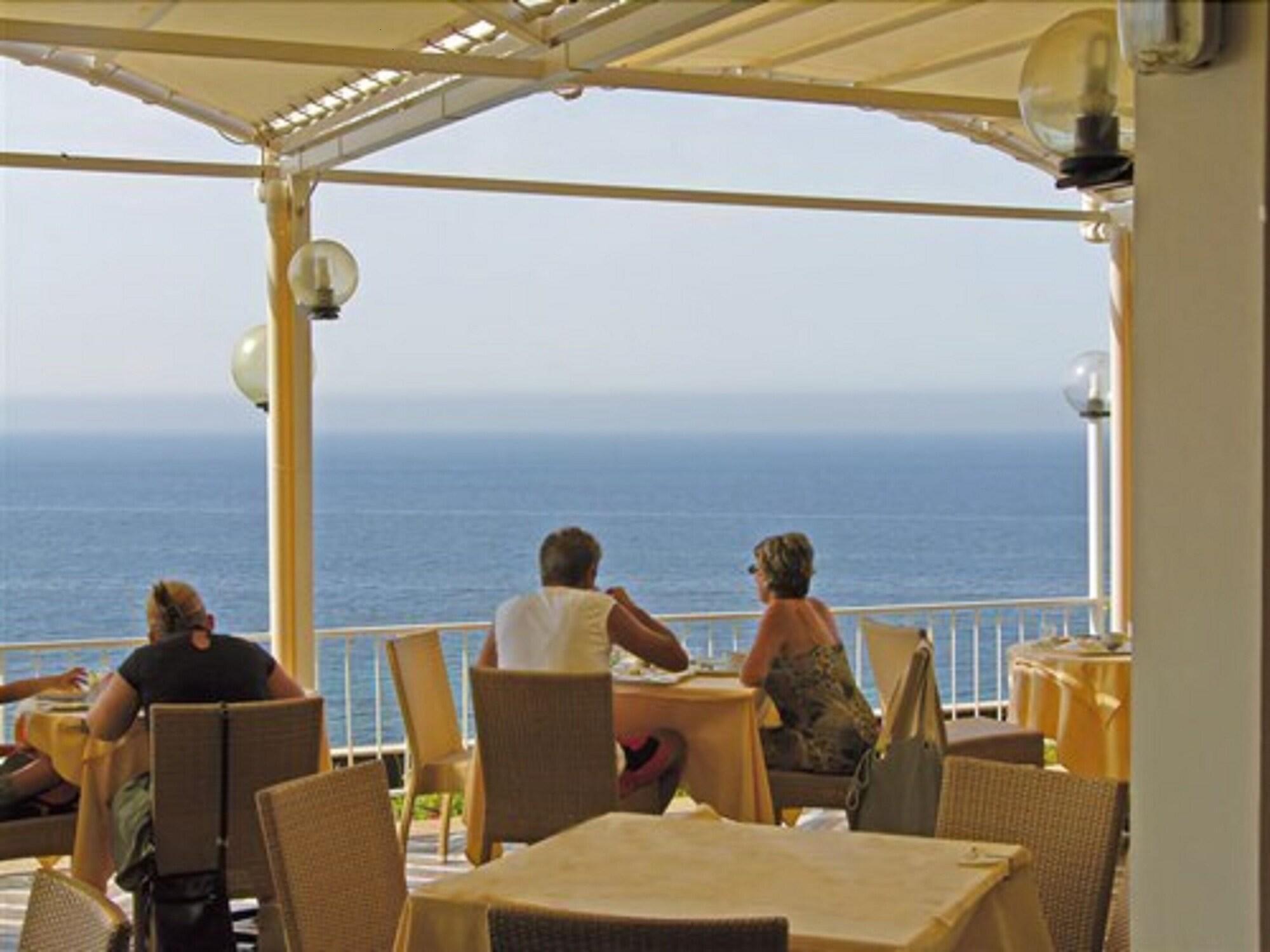 Mangia'S Torre Del Barone Resort Шака Екстериор снимка